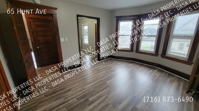 Building Photo - 65 Hunt - 3 Bed / 2 Bath