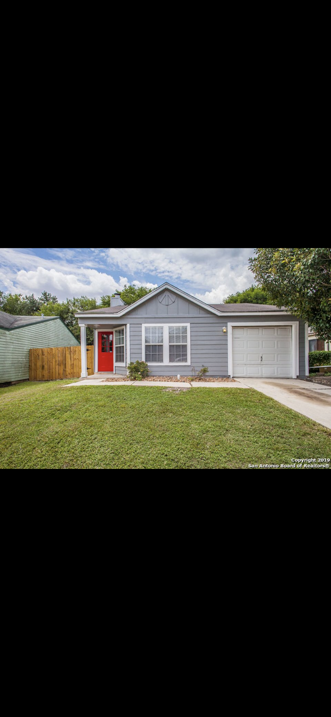 Building Photo - 4005 Sun Harbour Dr