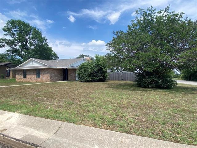 Building Photo - 2111 Wisteria St