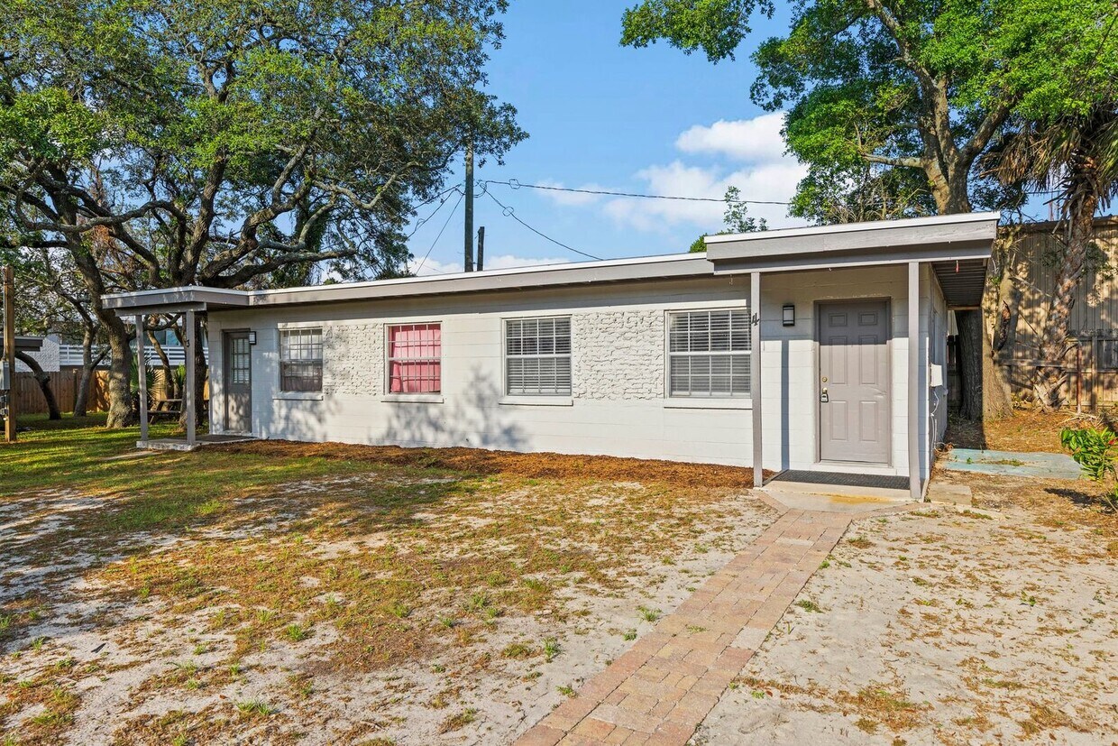 Foto principal - 1 Bedroom Cottage in Fort Walton Beach!