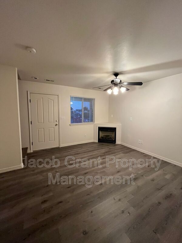 Foto del edificio - 1580 N Stevens Ave