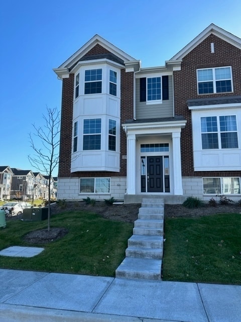 Building Photo - 12700 Kenmore Ct