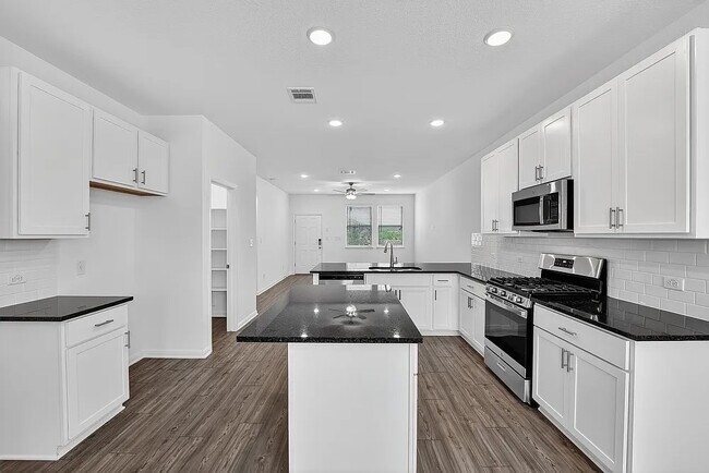 Foto del edificio - 203 Betsy Rd
