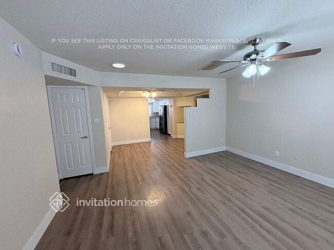Building Photo - 2627 N 70th Pl