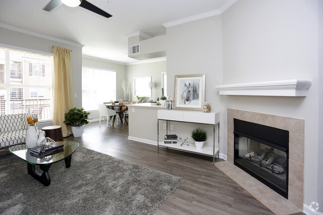 1BR, 1BA - 880 SF - Retreat at Park Meadows