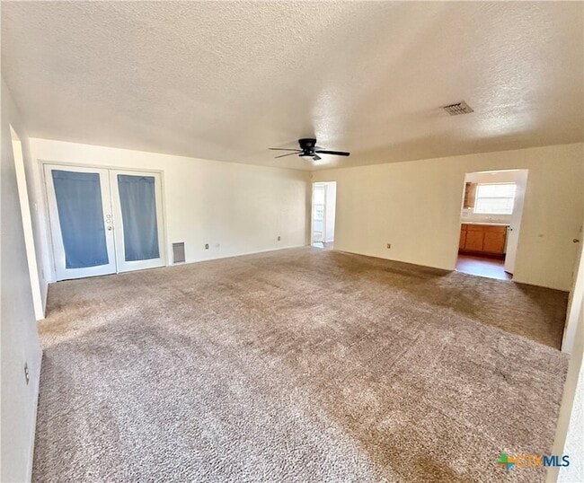 Building Photo - 4504 Aspen Dr
