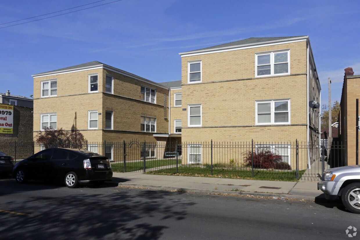 Primary Photo - 6944 W Diversey