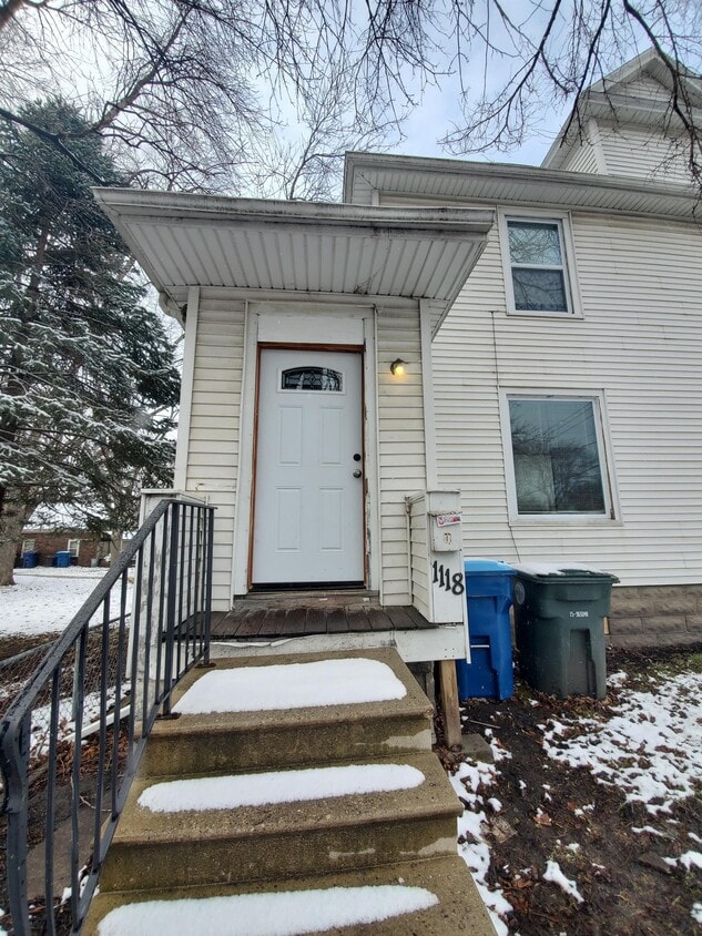 Primary Photo - 1118 W 2nd St
