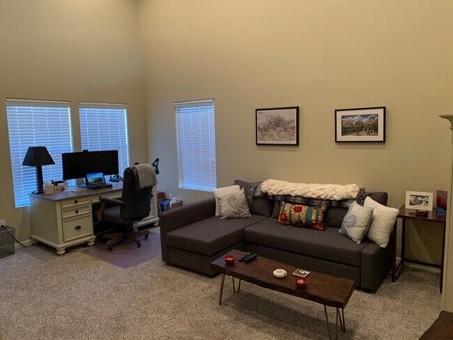 Sala de estar - 5621 Shamrock Heights