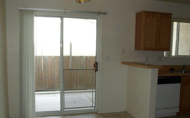 Foto del edificio - 8400 E Stevens Dr