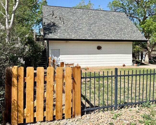 Building Photo - 3401 Fenton St