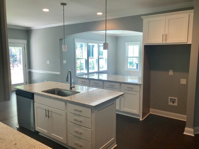 Building Photo - 400 Legacy Lakes Way