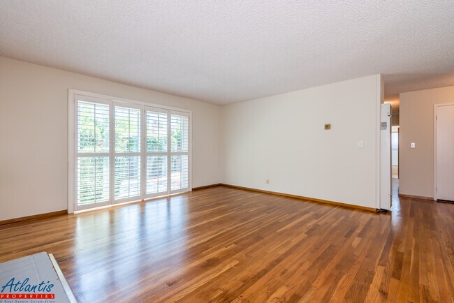 Foto del edificio - 1384 Niagara Dr