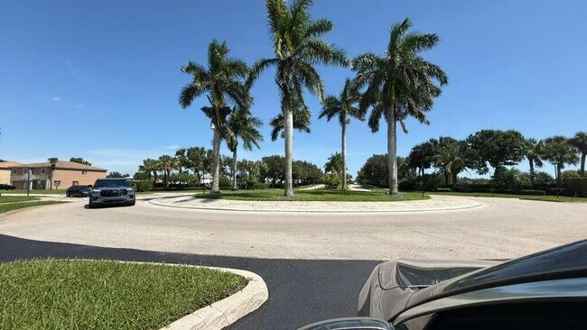 Foto del edificio - 2131 Newport Isles Blvd