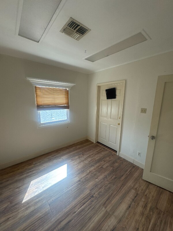 Foto del edificio - 3233 E Broadway