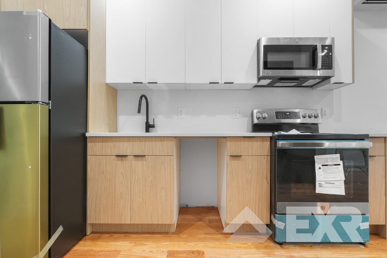 Foto principal - 236 Montrose Ave