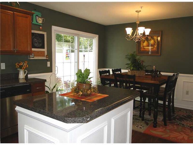 Foto del edificio - 241 Persimmon Lane
