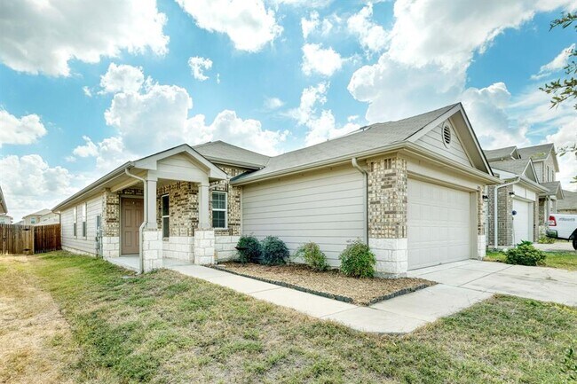 Foto del edificio - 14905 Breccia Rd