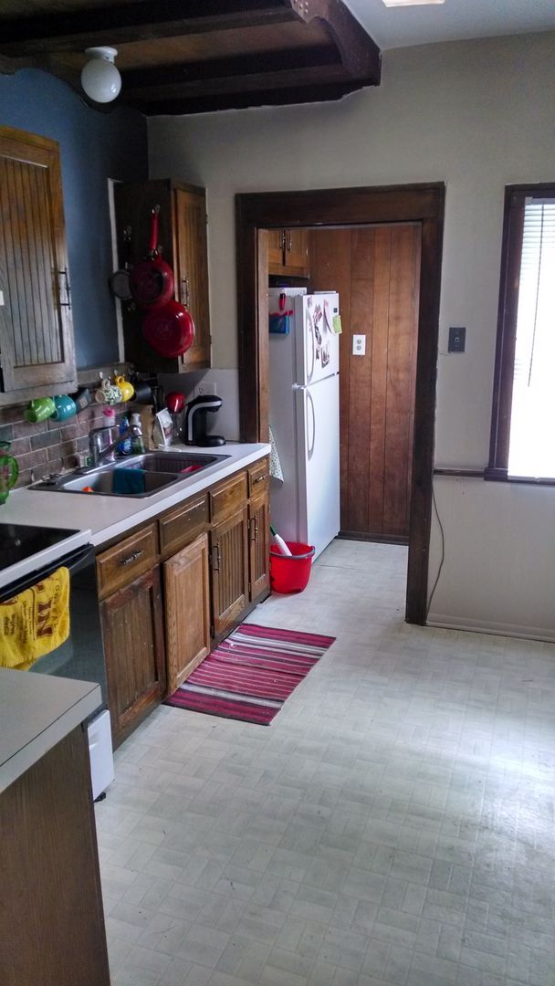 Building Photo - For Rent 4 Bedroom 1 Bath Field Club Row H...