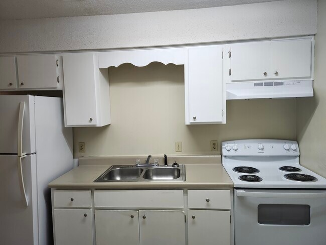Newly refurbished kitchen with newly painted counter tops - 25D 6th St
