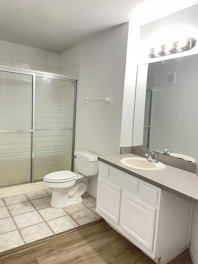 Foto del edificio - 412 Summit Ridge Pl