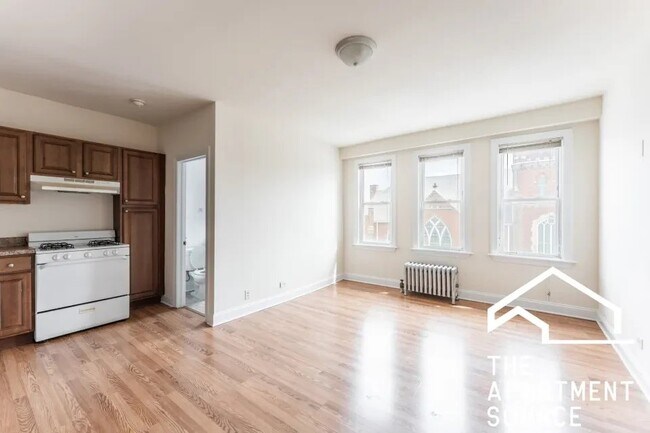 Building Photo - 2600 N Kimball Ave
