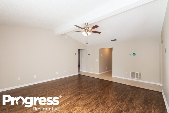 Foto del edificio - 8083 Mactavish Way W