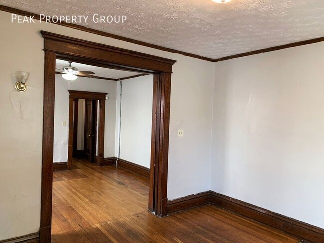 Building Photo - 295 E 14th Ave