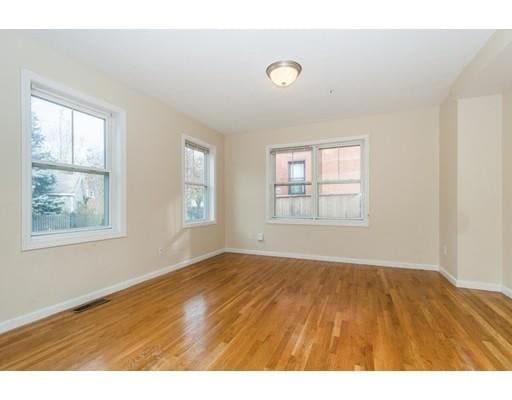 Building Photo - 2 Nonquit St