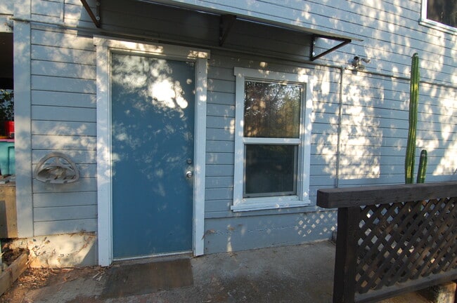 Building Photo - 8490 Trenton Rd