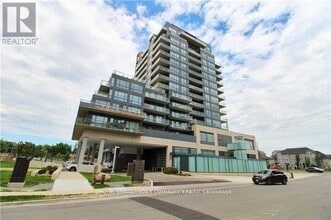 Building Photo - 9088-9088 Yonge St