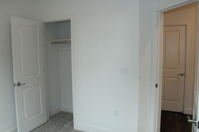 Building Photo - 4 Bedroom / 3 Bath House with Solar in San Marco Community-Close to Bart!