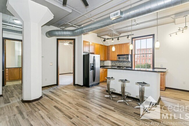 Foto del edificio - Lofts at St. Francis! 2 bed/2 bath for rent