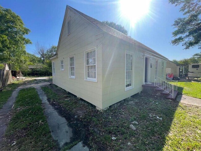 Foto del edificio - 3116 Alamo Ave