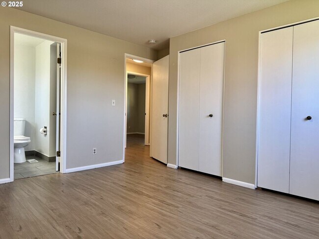 Foto del edificio - Charming 3-Bedroom Home in Tranquil Ridgev...