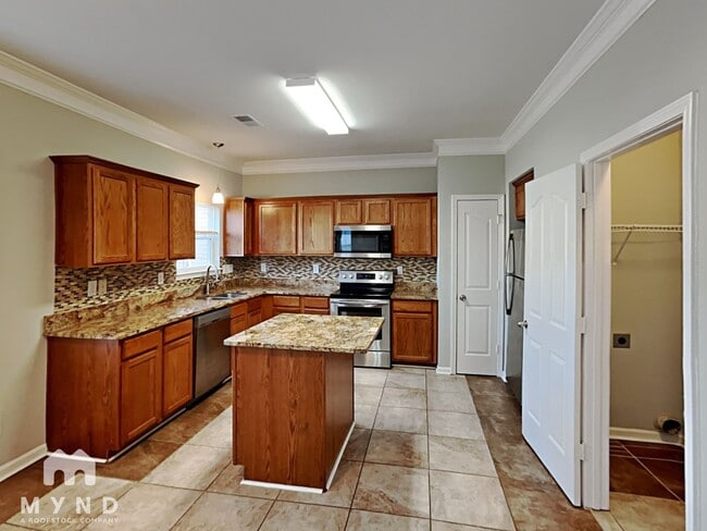 Building Photo - 607 Lindsborg Trail