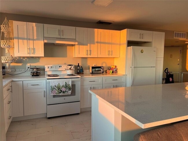 Photo - 1500 Presidential Way Apartment