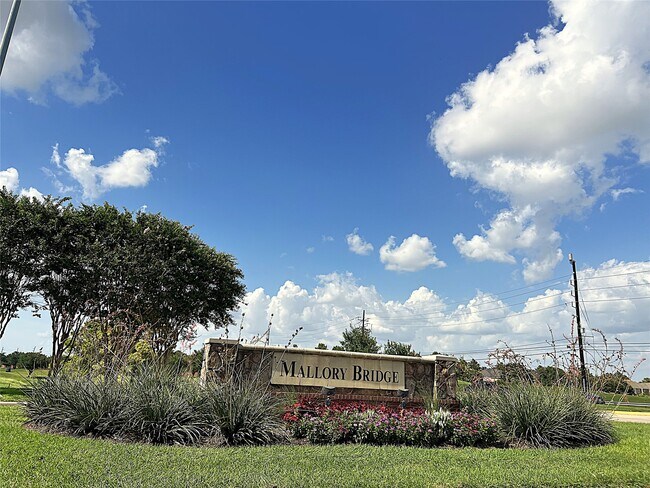 Building Photo - 10634 Lyndon Meadows Dr