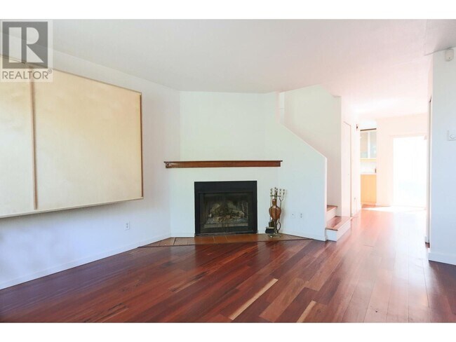 Building Photo - 1160 E Pender St