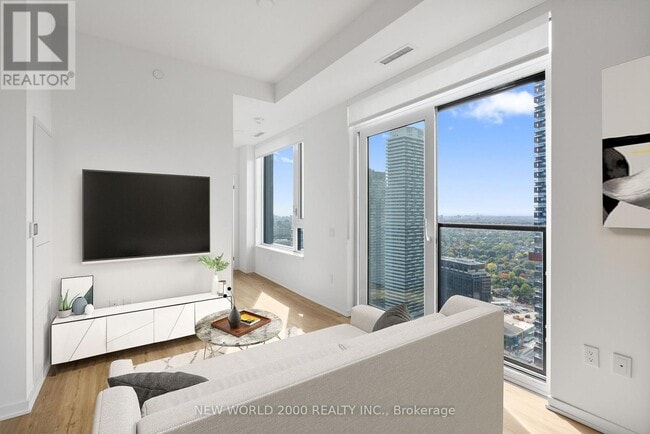 Building Photo - 101 Roehampton Ave