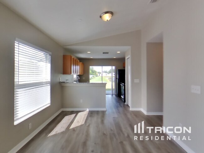 Foto del edificio - 8502 Deer Chase Dr