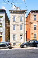 Building Photo - 516 E 13th St
