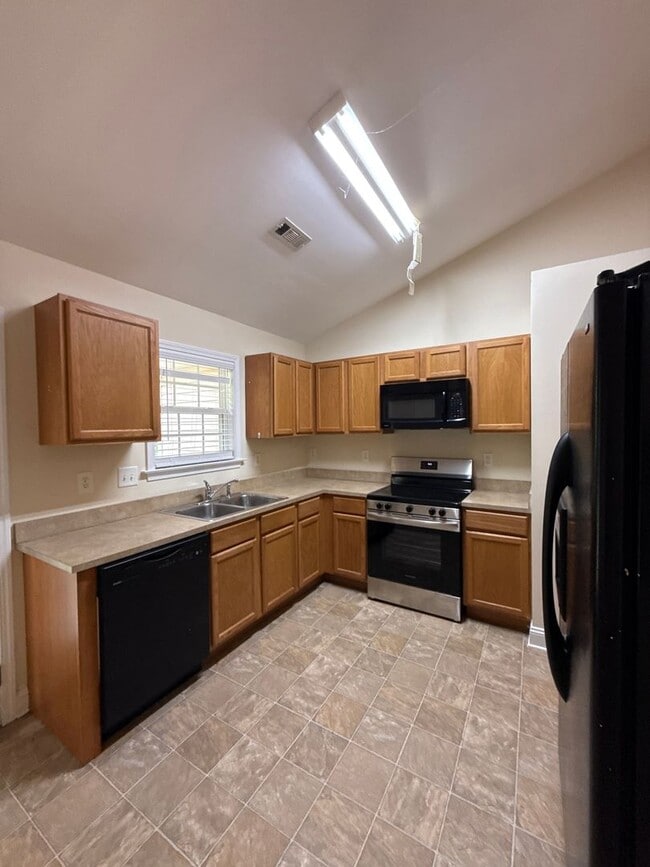 Building Photo - 6523 Rockwell Blvd W