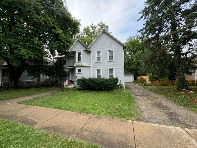 Building Photo - 518 W Wilson St