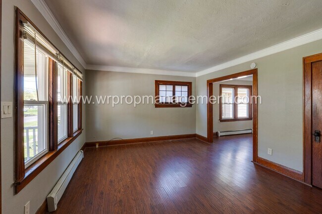 Building Photo - 3 Bed 1 Bath Home in West Toledo