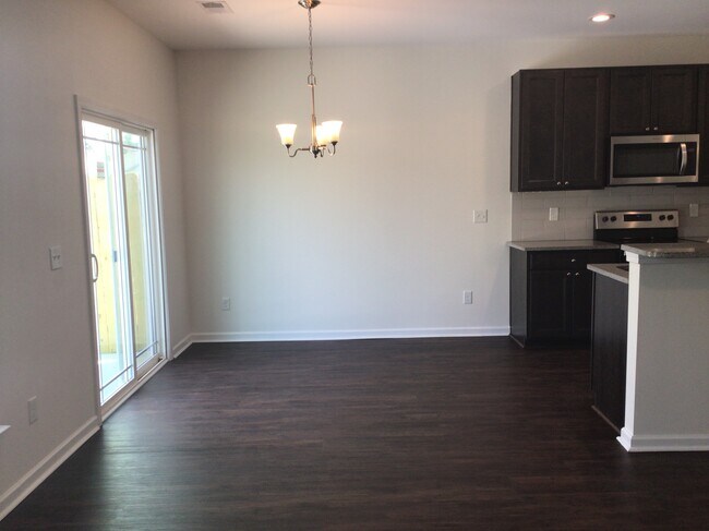 Foto del edificio - 137 Caledonia Dr