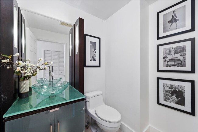 Foto del edificio - 2222 Fisher Island Dr