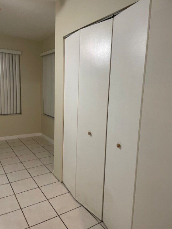 Foto del edificio - 10241 SW 49th St