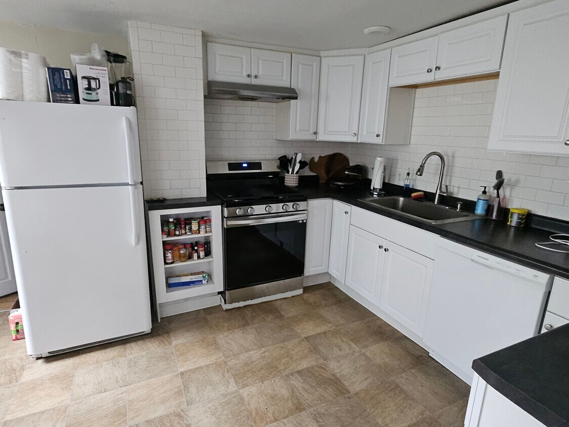 Primary Photo - 126 N Franklin St