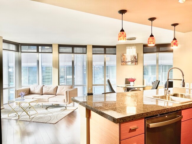 Building Photo - 819 Virginia St